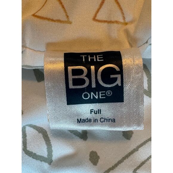 COMFORTER SET-FULL SIZE - KOHLS : FLAT/FITTED SHEETS; 4 PILLOWCASES; 2 SHAMS - Picture 5 of 6